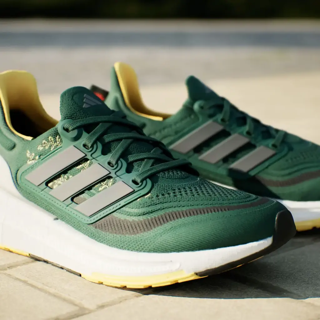 Giày Adidas Ultraboost Light - IE5831 Xanh Lá (Collegiate Green / Iron Metallic / Spark)