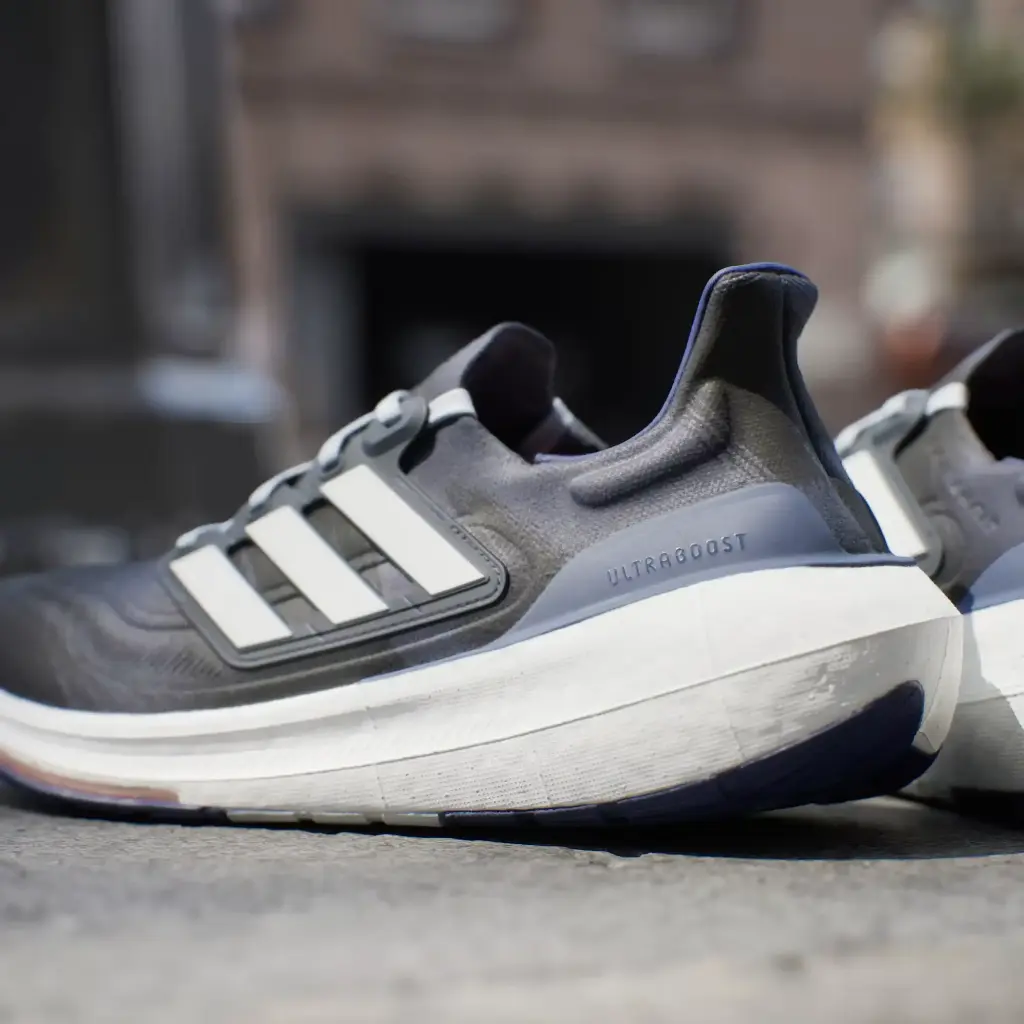 Giày Adidas Ultraboost Light - IE1752 Shadow Navy / Crystal White / Wonder Blue