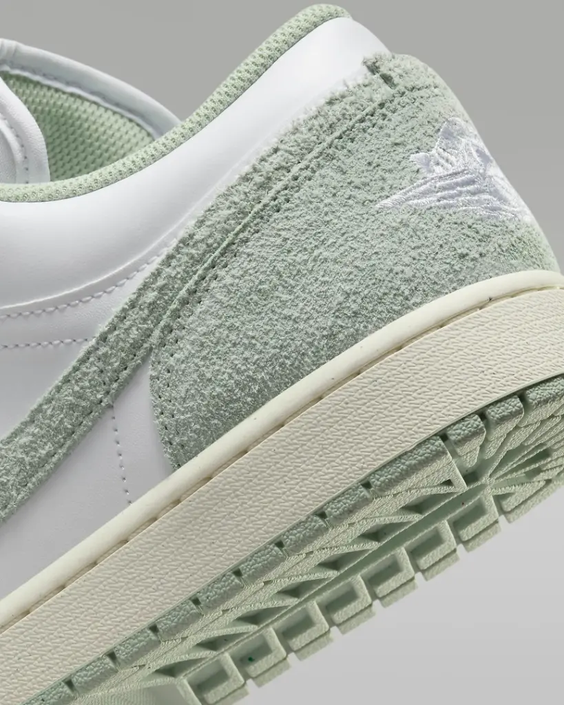 Nike Air Jordan 1 Low SE Seafoam - FN5214-131